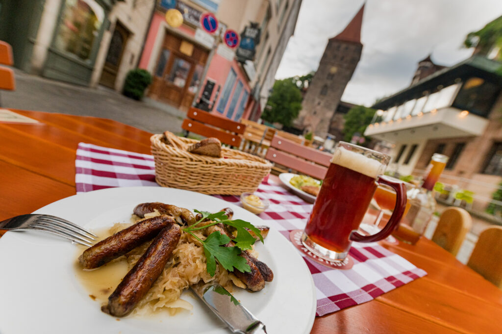 Must taste Bavaria food tour - Nurnberger bratwurst mit sauerkraut